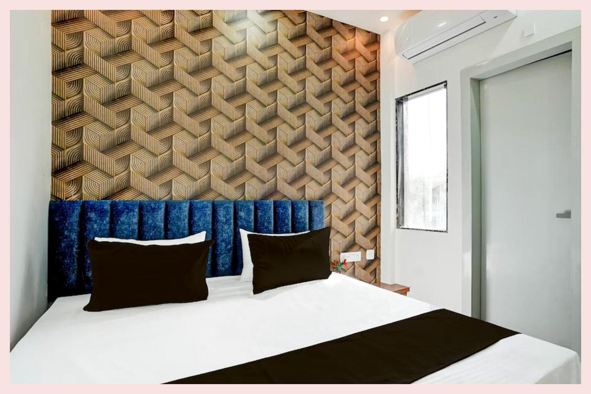 Vinayak # Grand Near Kashi Vishwanath Temple - Fully Air Conditioning - A Rated Four Star