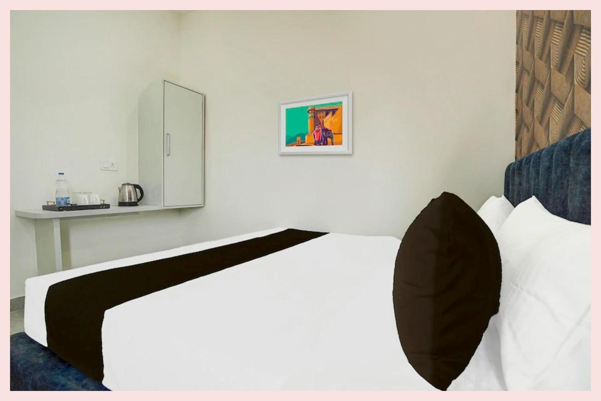 Hotel Vinayak # Grand Near Kashi Vishwanath Temple - Fully Air Conditioning - A Rated Four Star Varanasi