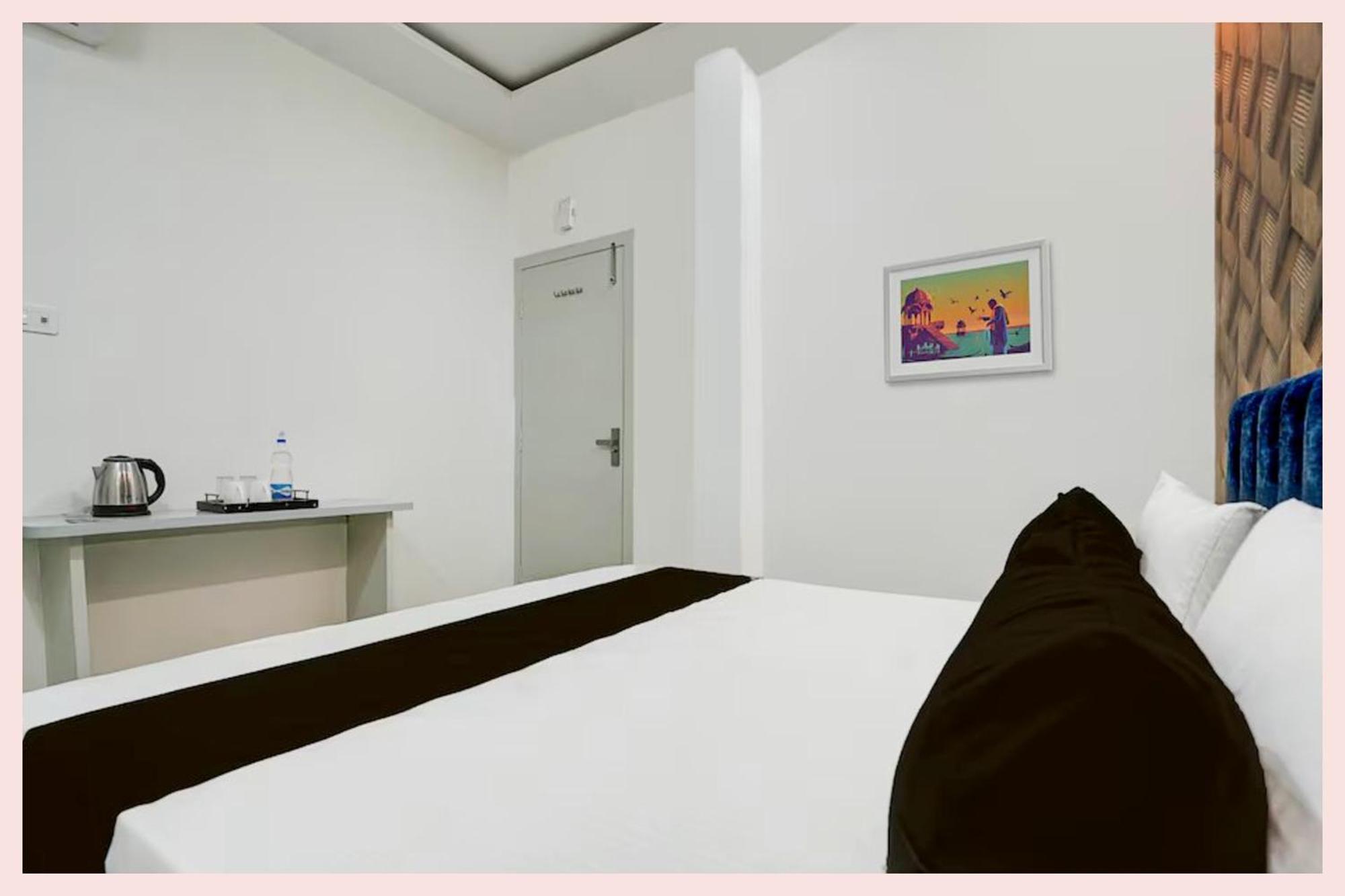 Vinayak # Grand Near Kashi Vishwanath Temple - Fully Air Conditioning - A Rated Four Star 4* Varanasi