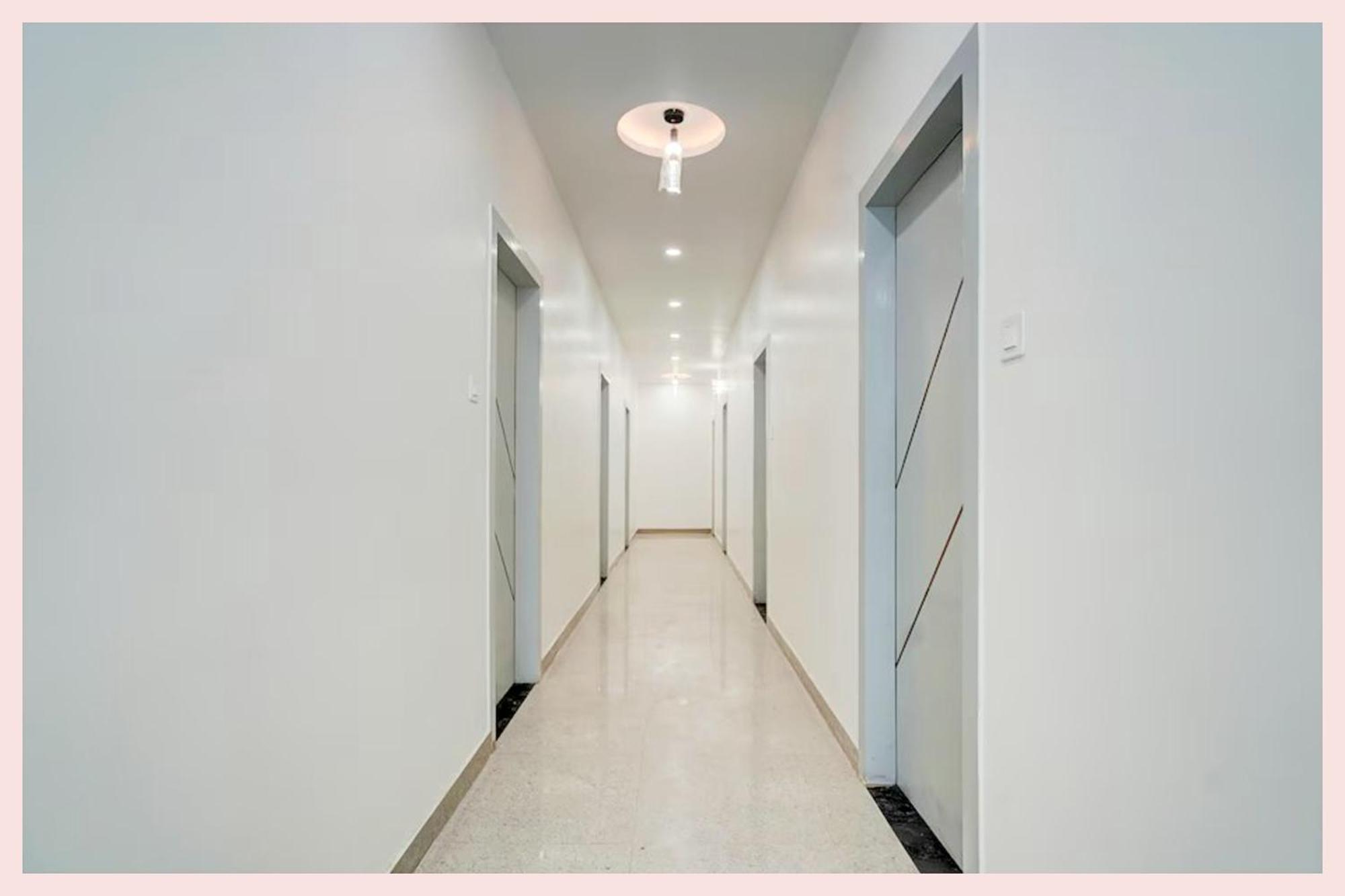 Vinayak # Grand Near Kashi Vishwanath Temple - Fully Air Conditioning - A Rated Four Star Hotel