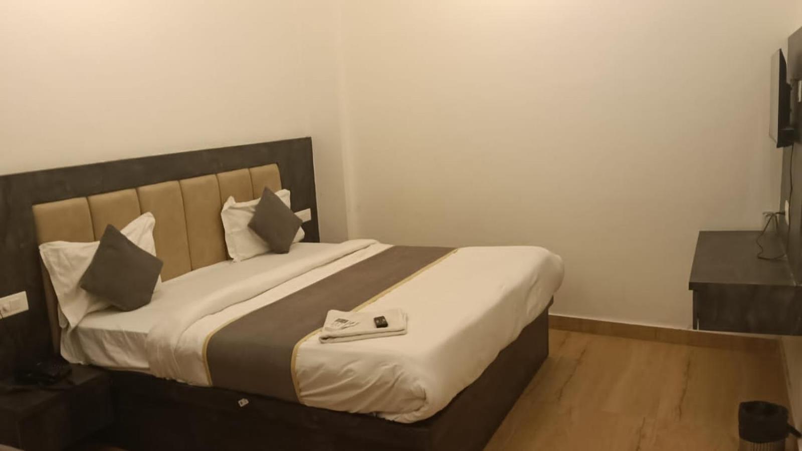 Kashi Hotel 2*