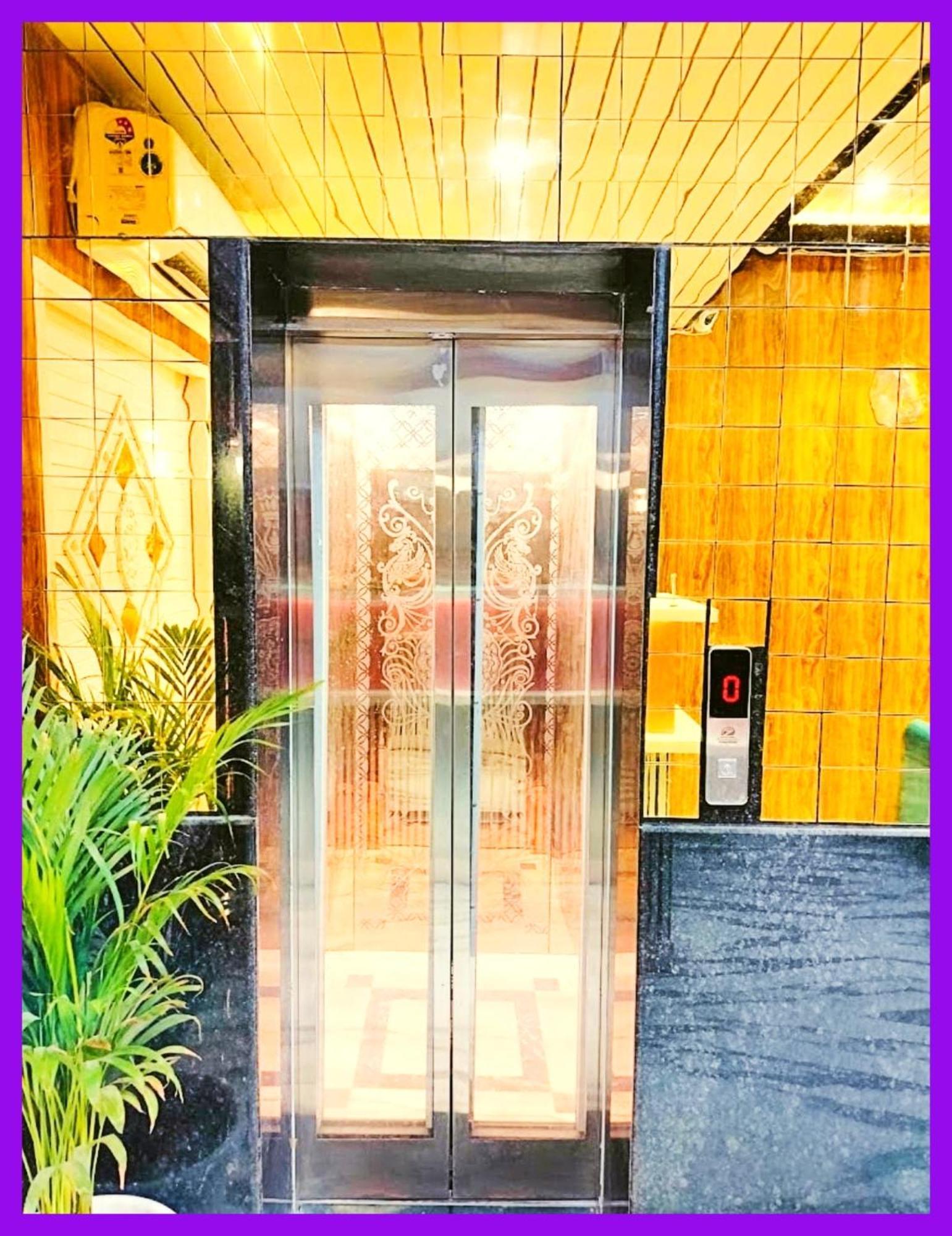 Vinayak # Grand Near Kashi Vishwanath Temple - Fully Air Conditioning - A Rated Four Star Hotel Varanasi