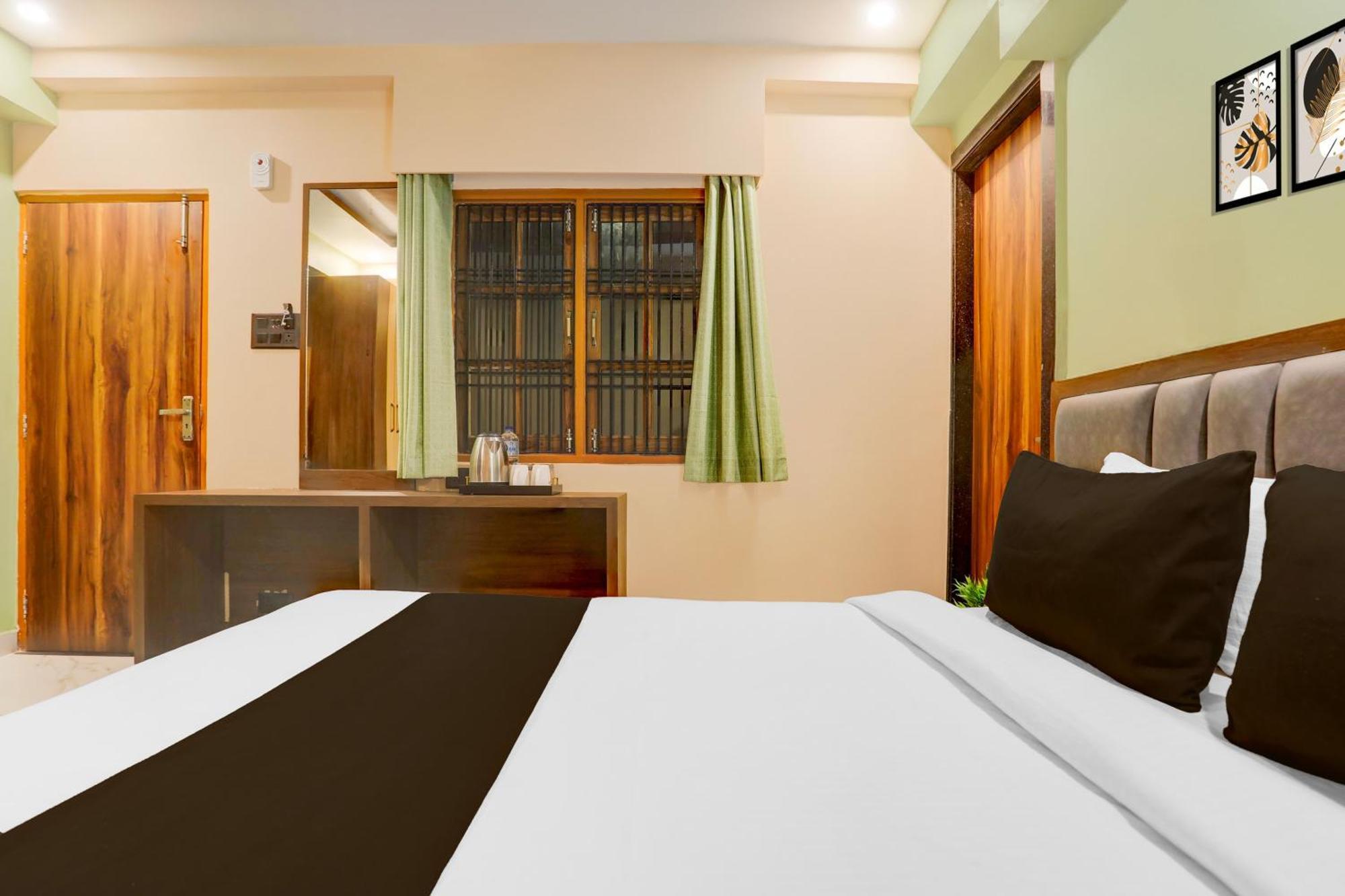 Hotel O Shivay Palace Varanasi