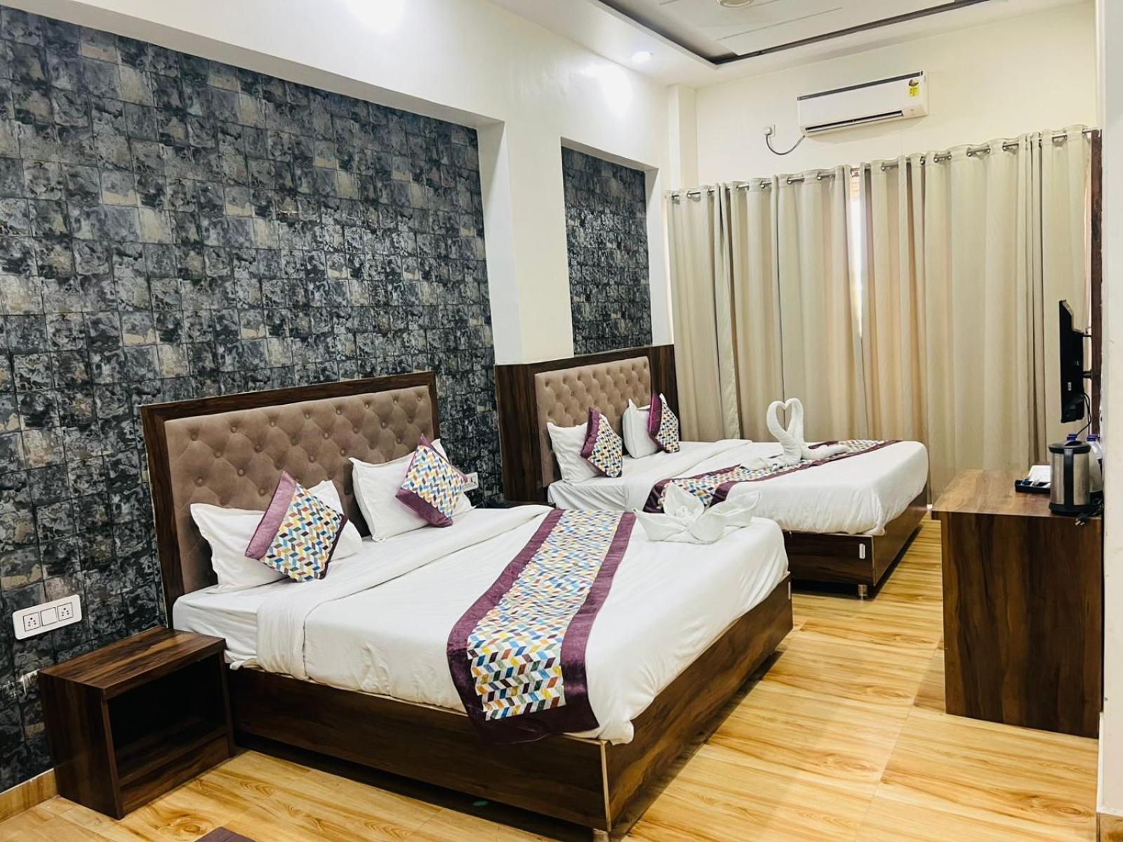 S V Grand Hotel Varanasi
