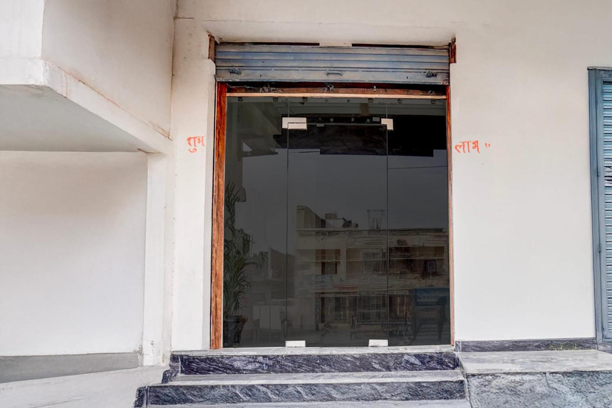 Townhouse Lahartara Railway Bridge Near Bus Stop 2* Varanasi