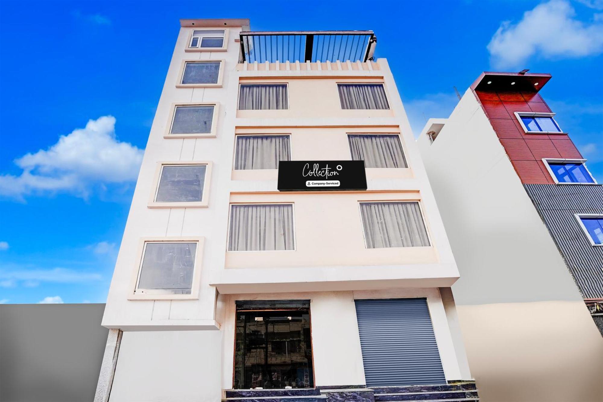 Townhouse Lahartara Railway Bridge Near Bus Stop Hotel 2*