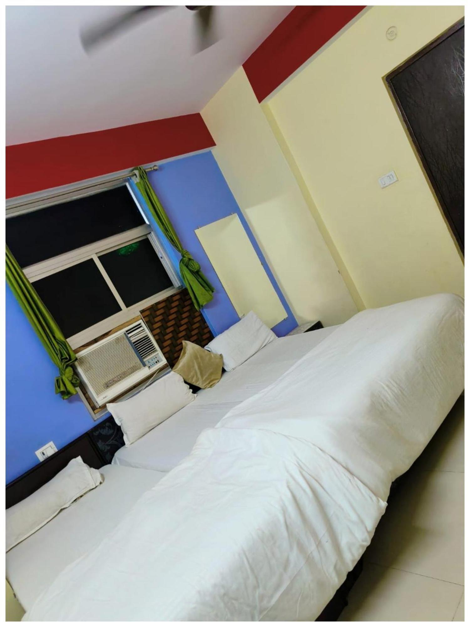 Hotel Shivay # Near Kashi Vishwanath Temple - Budget In 4*