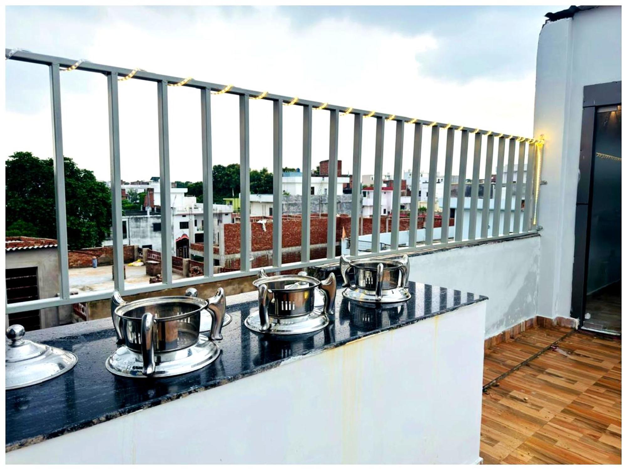 Premium Siddhi Vinayak Palace Near Kashi Vishwanath Temple - A Premium In