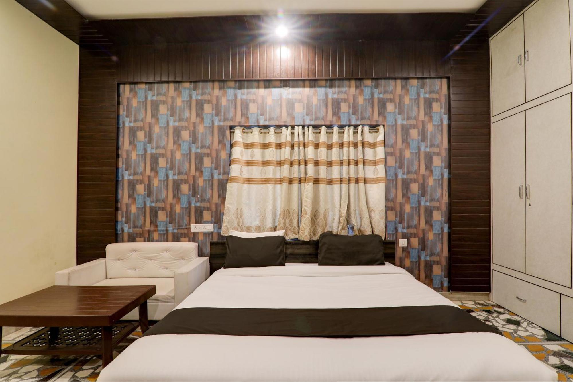 O Flagship Adbhut Moment Hotel Varanasi