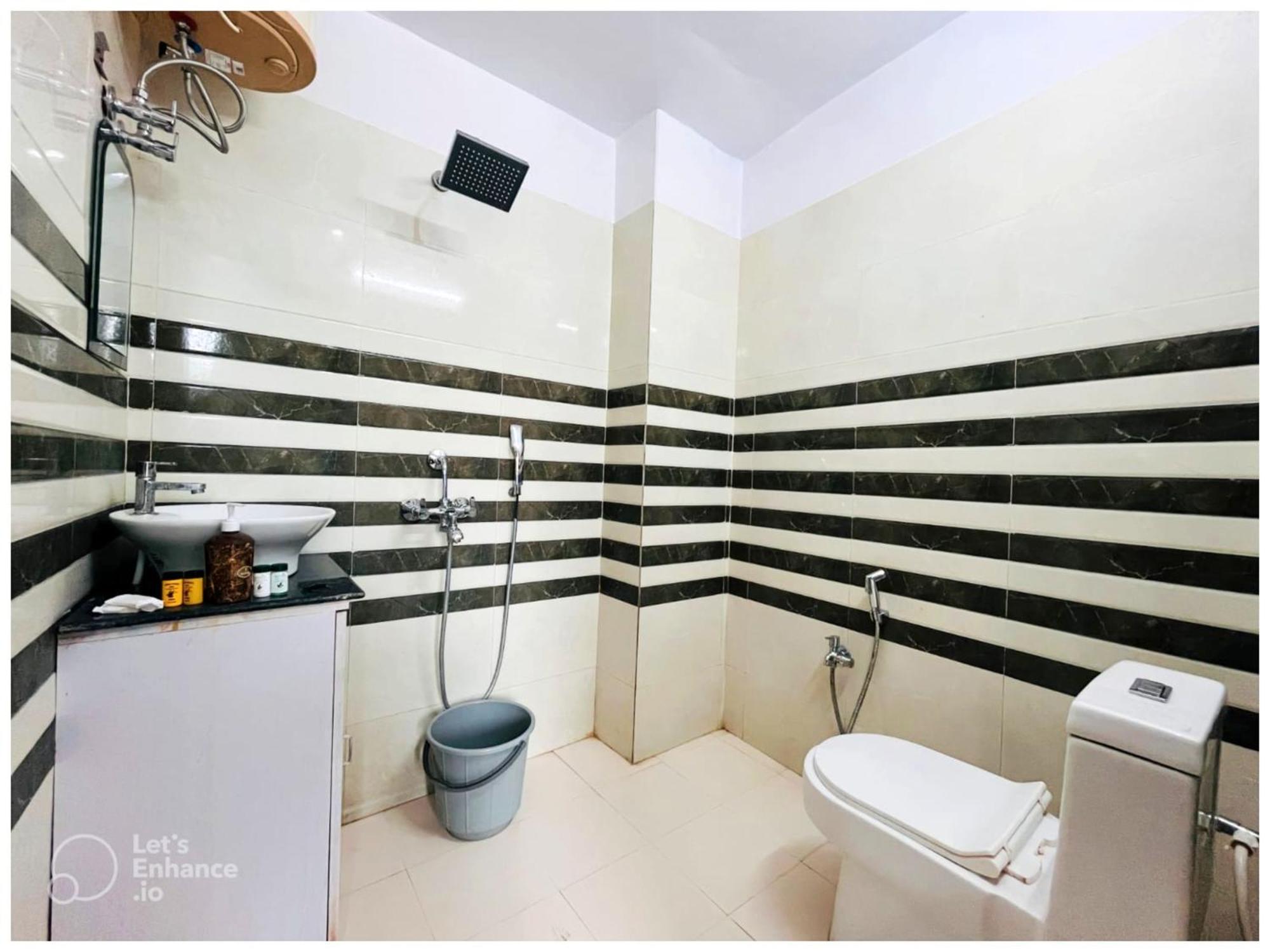 Vinayak # Grand Near Kashi Vishwanath Temple - Fully Air Conditioning - A Rated Four Star Hotel 4*