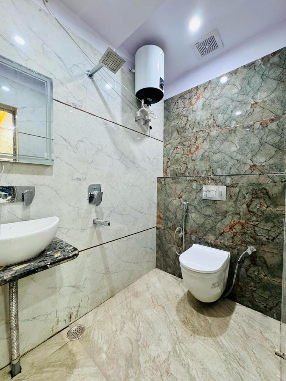 Kashvi Hotel Varanasi