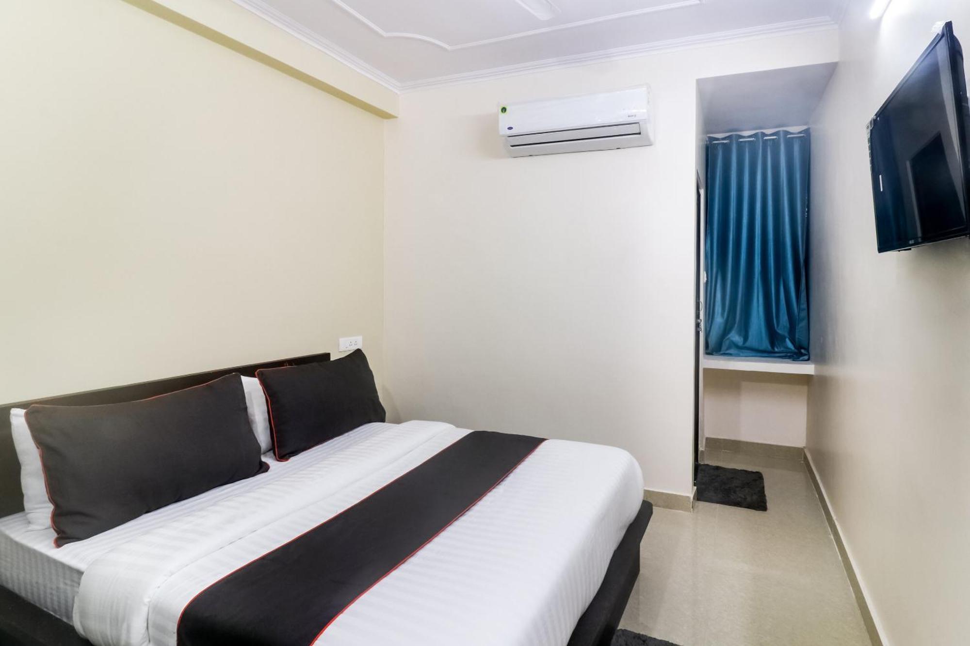 Collection O Pragyapuri Residents Hotel Varanasi