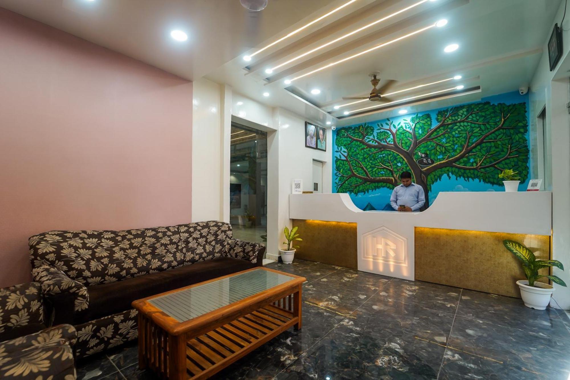 Hotel Roshan 3*