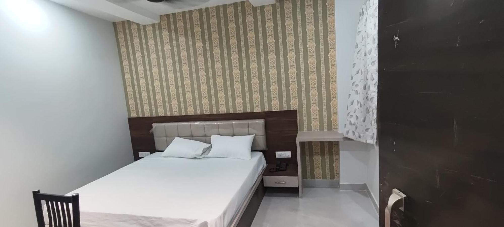 Hotel Shri Vishwanath 5*