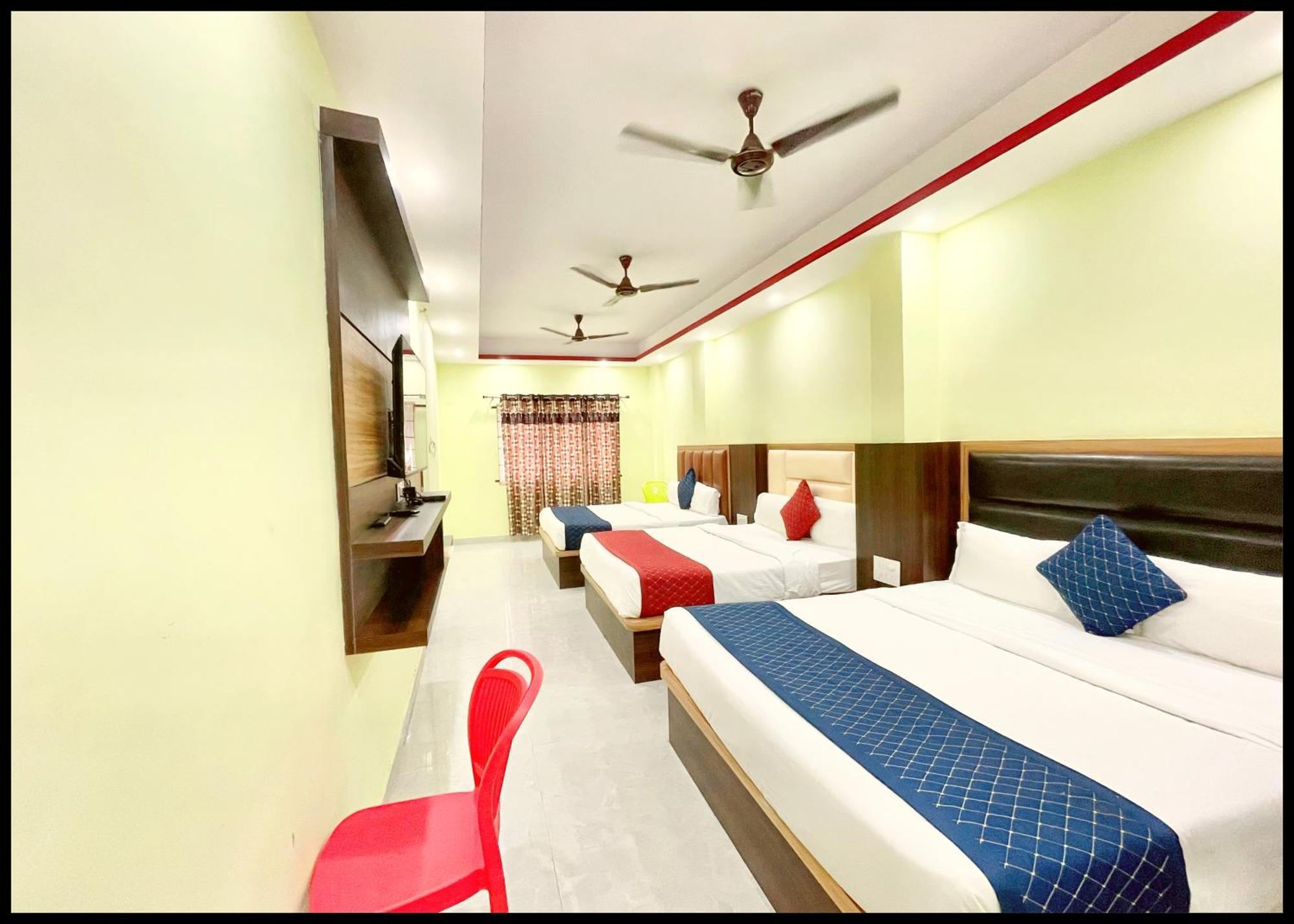 Hotel Laxmi ! Near Kashi Vishwanath Temple 3*