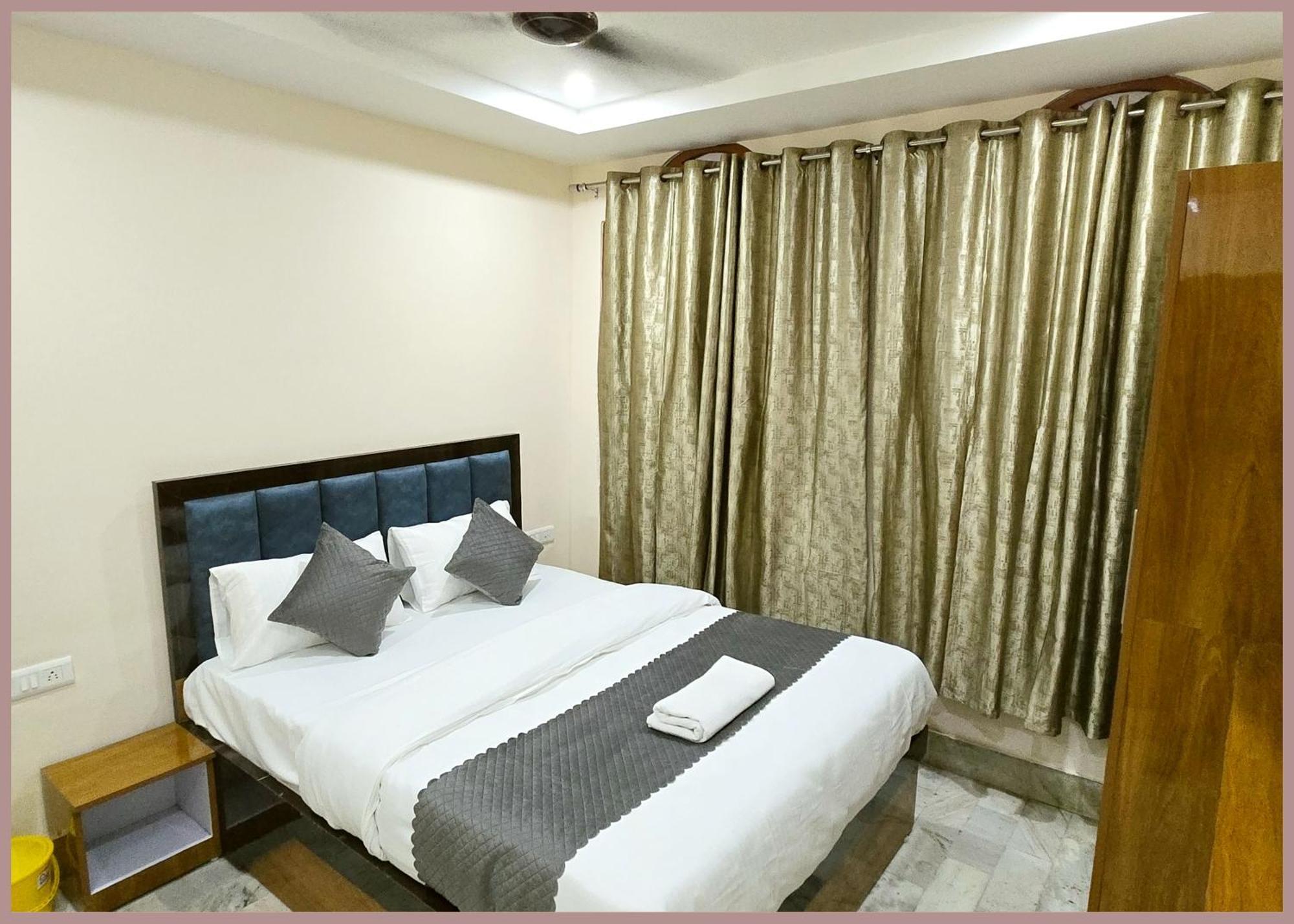 Vns - Premium Rudra - Warm Hospitality & Comfortable In - Near Kashi Vishwanath Temple - In 4* Varanasi