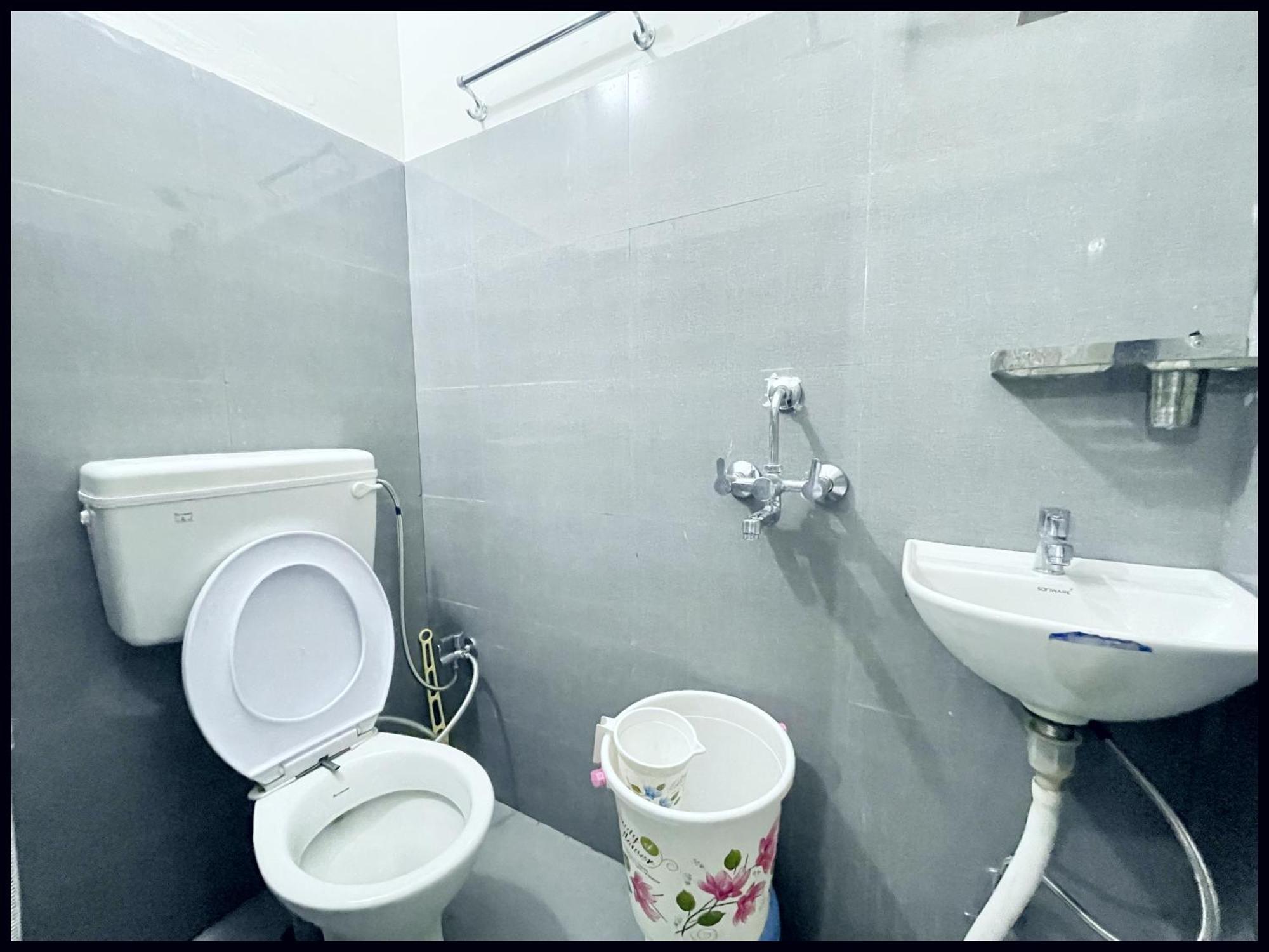 Varanasi Luxury Premium Guest House New Pgh ! Near Kashi Vishwanath Temple And Ganga Ghat With #Wi-Fi #Room Service - Fully Air Conditioned Rooms & Prime Location - Best Hotel In Varanasi Hotel *