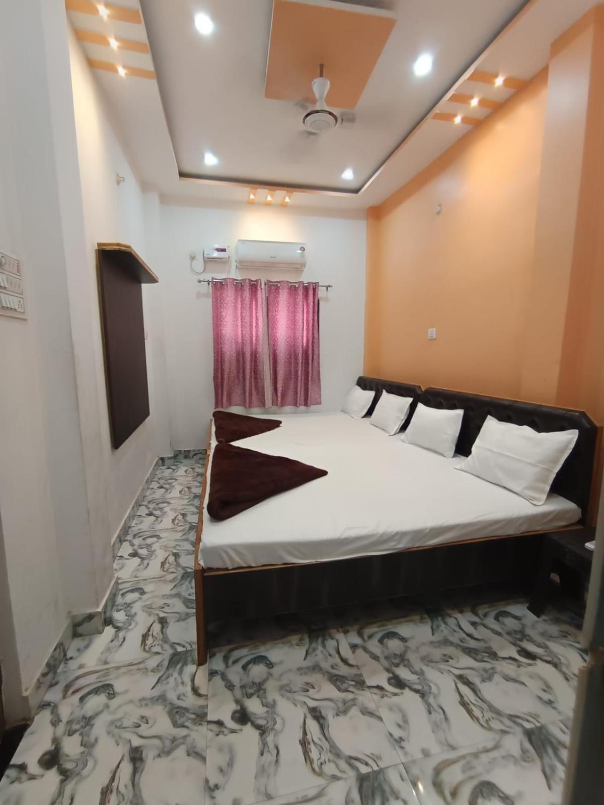 New Lakshman Guest house Varanasi