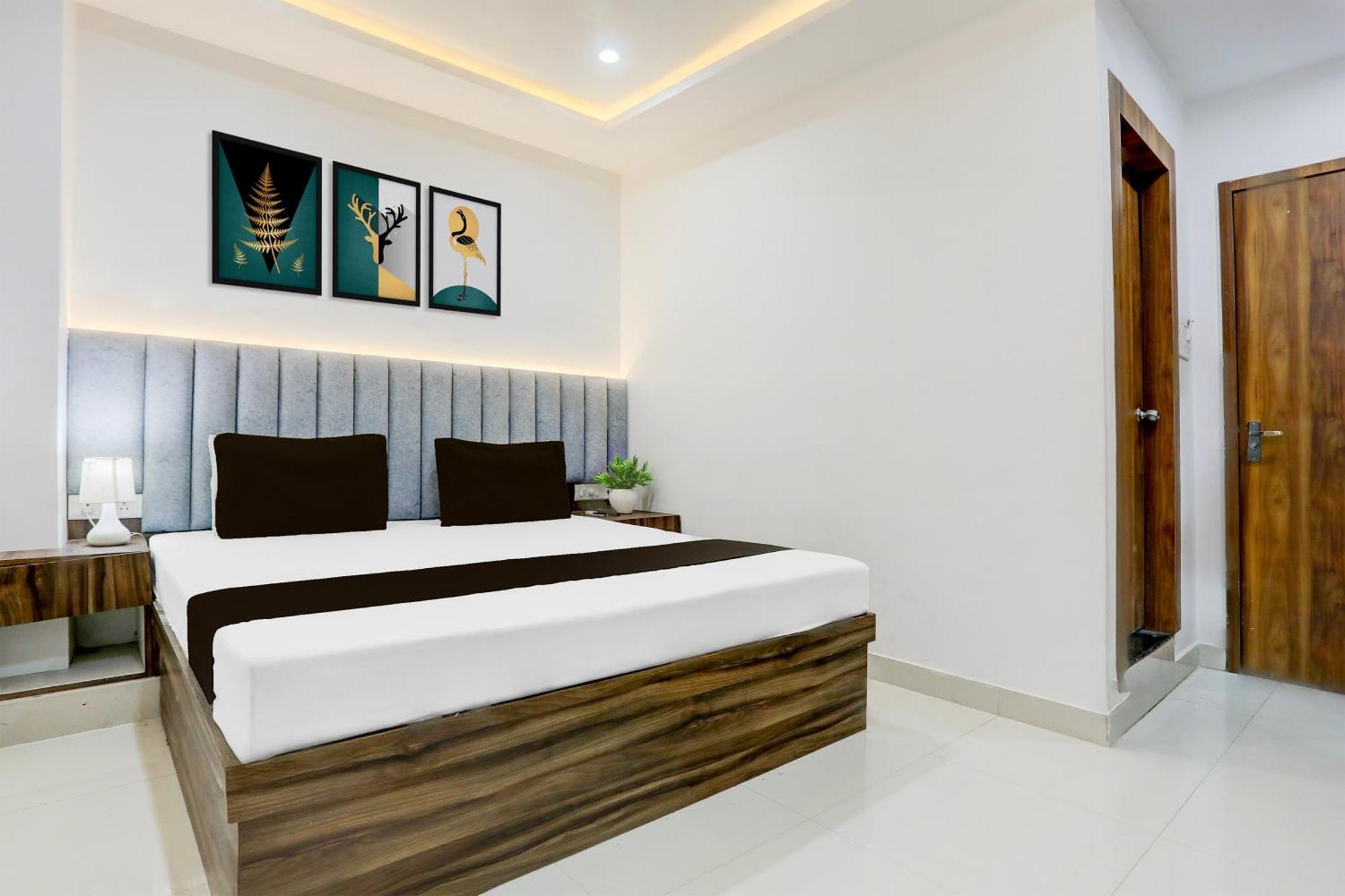 O Natraj Paying Hotel Varanasi