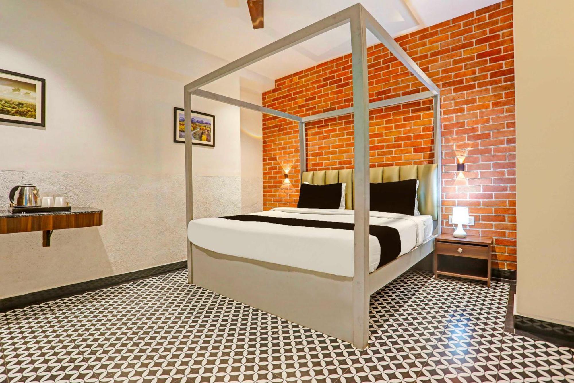 Hotel Townhouse Oak Cantonment Varanasi