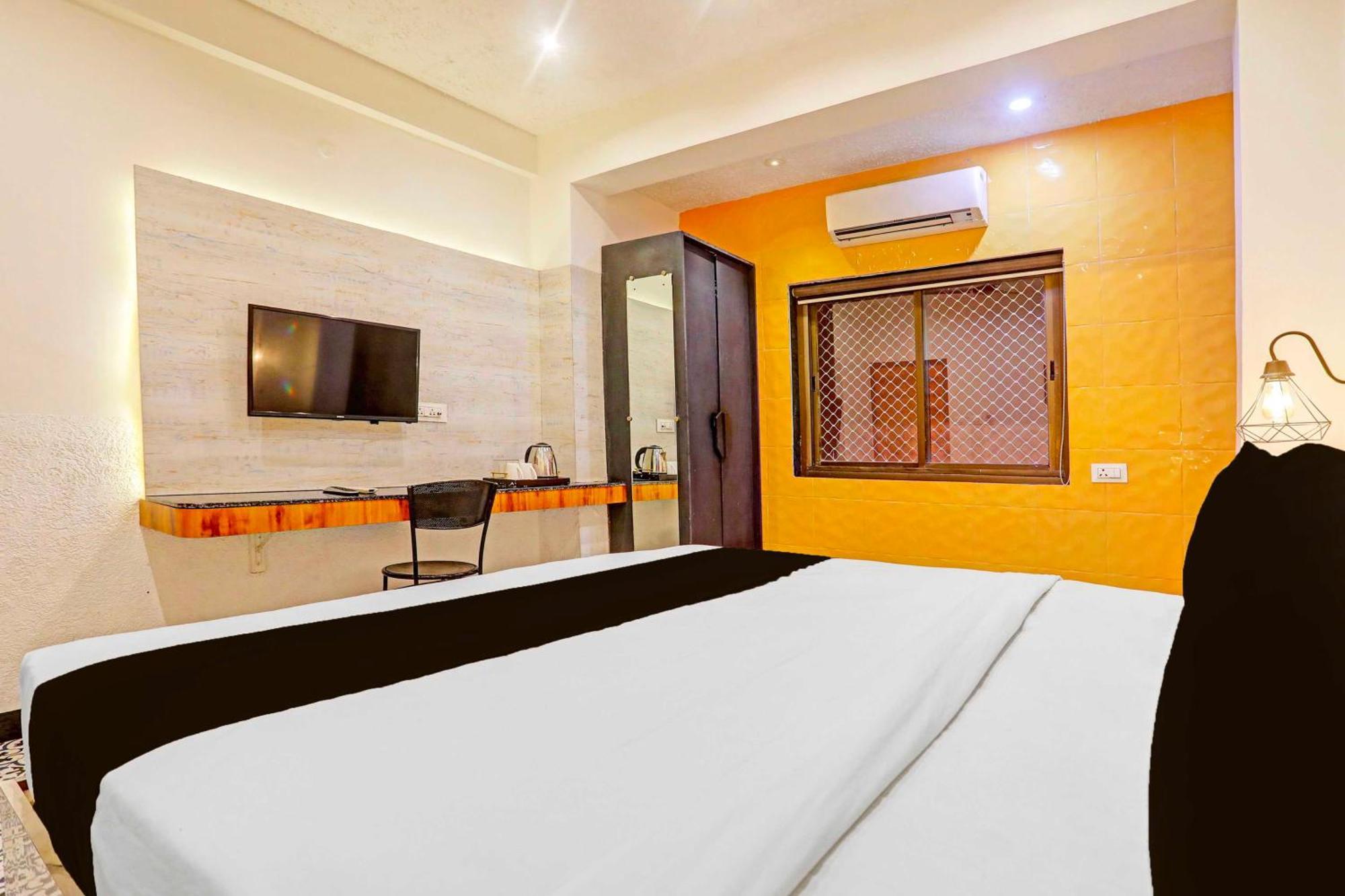 Townhouse Oak Cantonment Varanasi