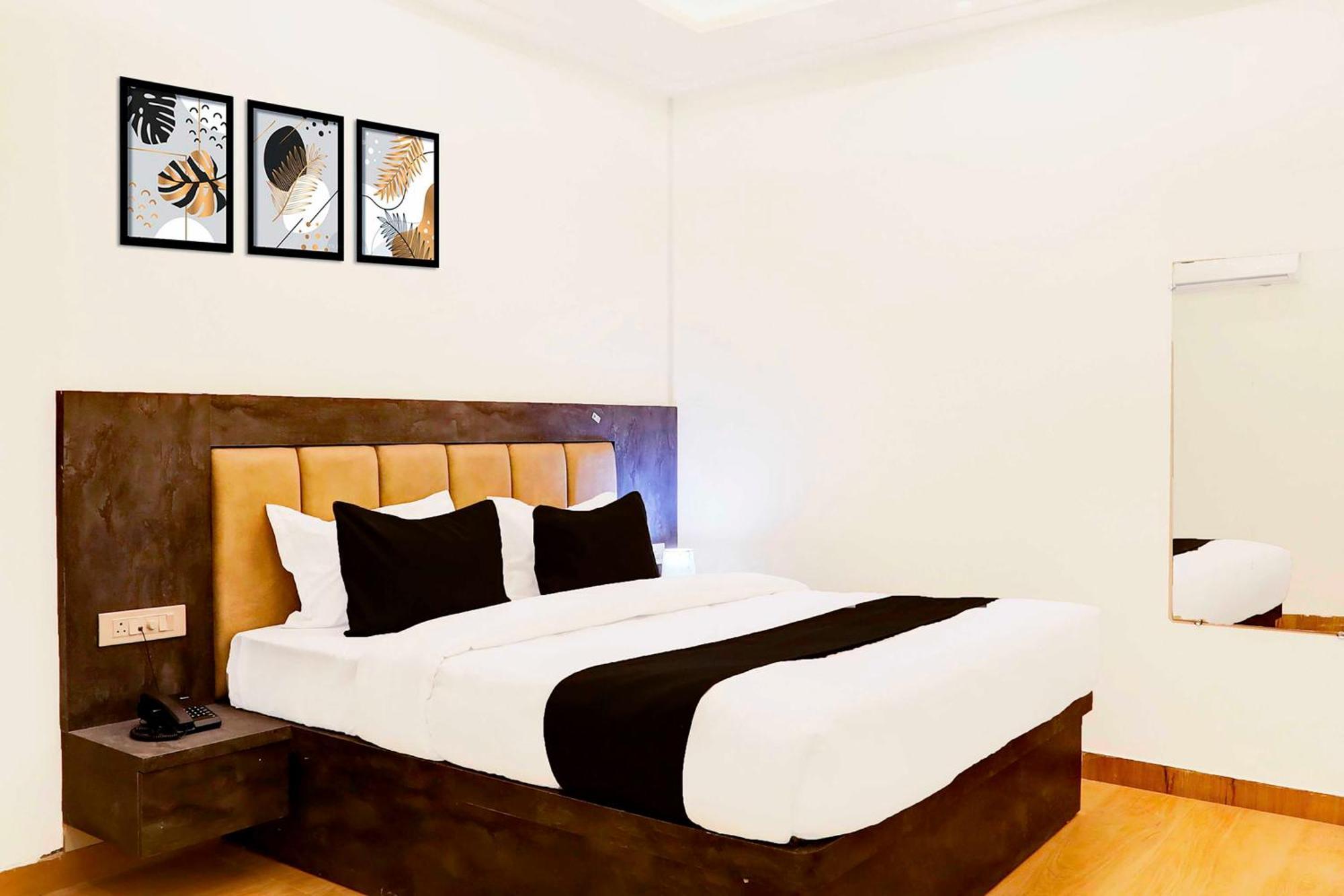 Super Townhouse Pahadiya Hotel Varanasi