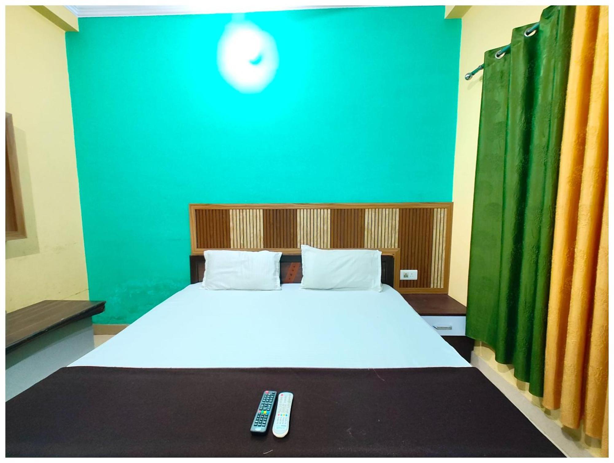 Kashi Near Railway Station - With #prime Location #wi-fi #hygience & Spacious - Near Kashi Vishwanath Temple And Ganga Ghat - A In Heart Of Varanasi