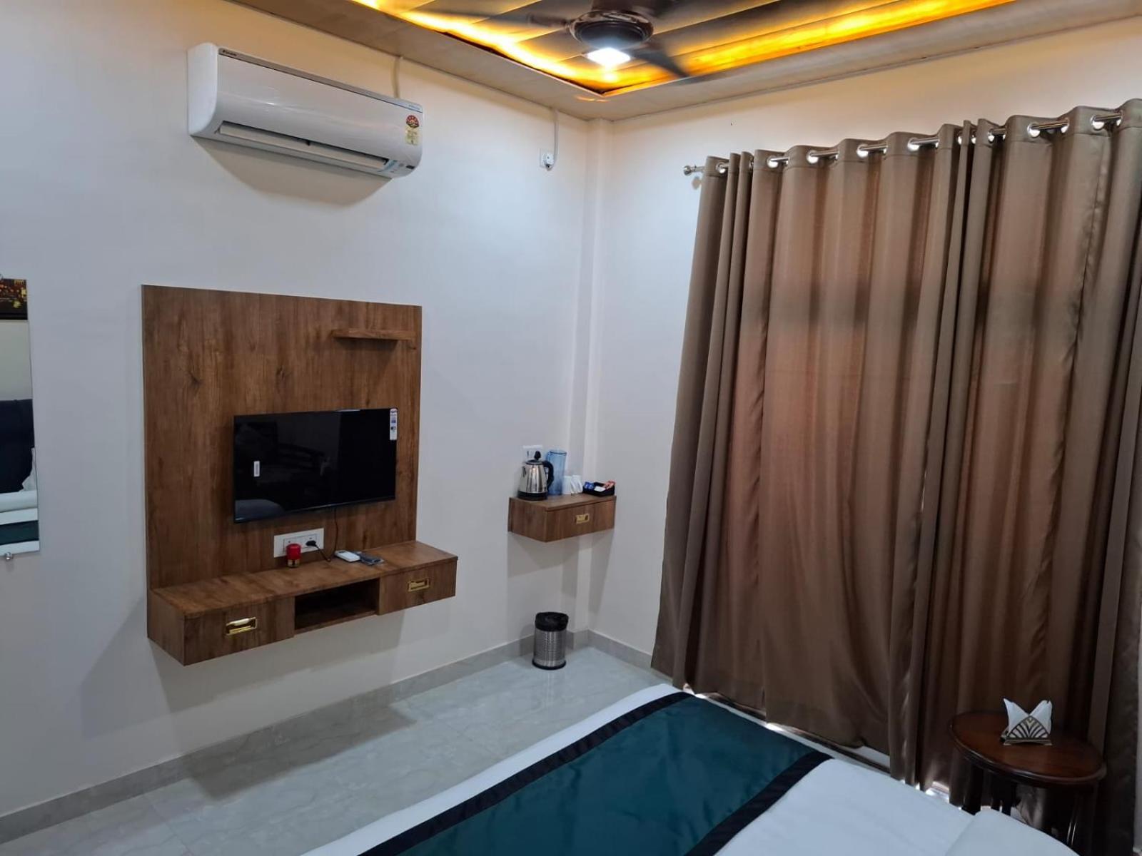 Baba Kinaram Kutir Hotel Varanasi