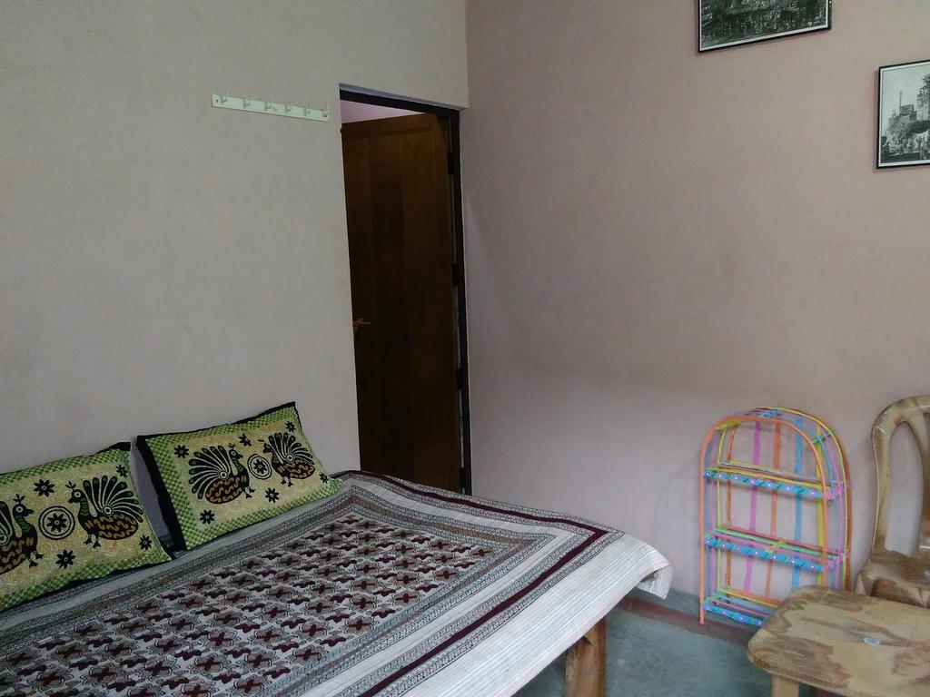 Asha Paying Guest house Varanasi