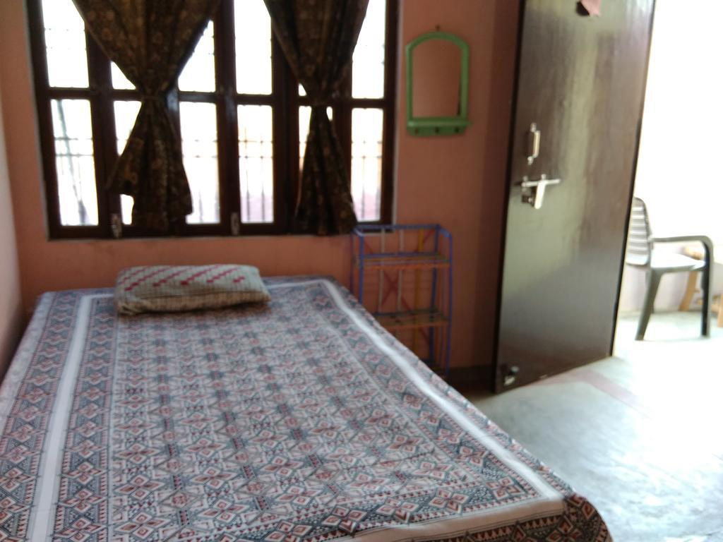 Asha Paying Guest house Varanasi