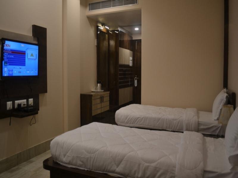 Madhuvan Palace Hotel 3*