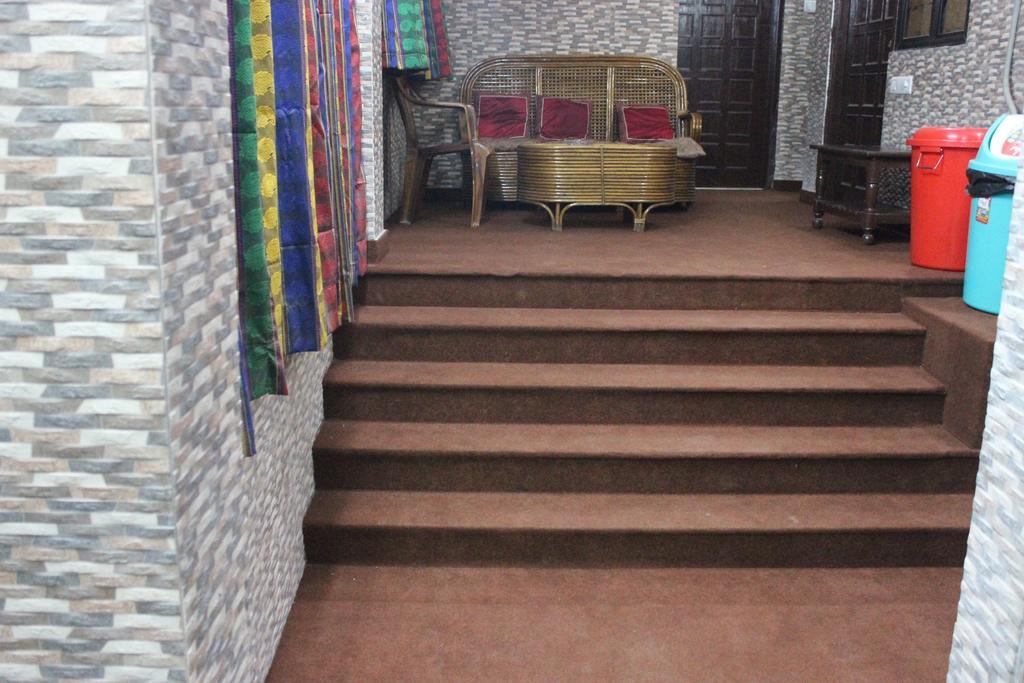 Kanishka Hotel