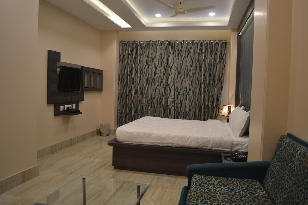 Madhuvan Palace Hotel 3*