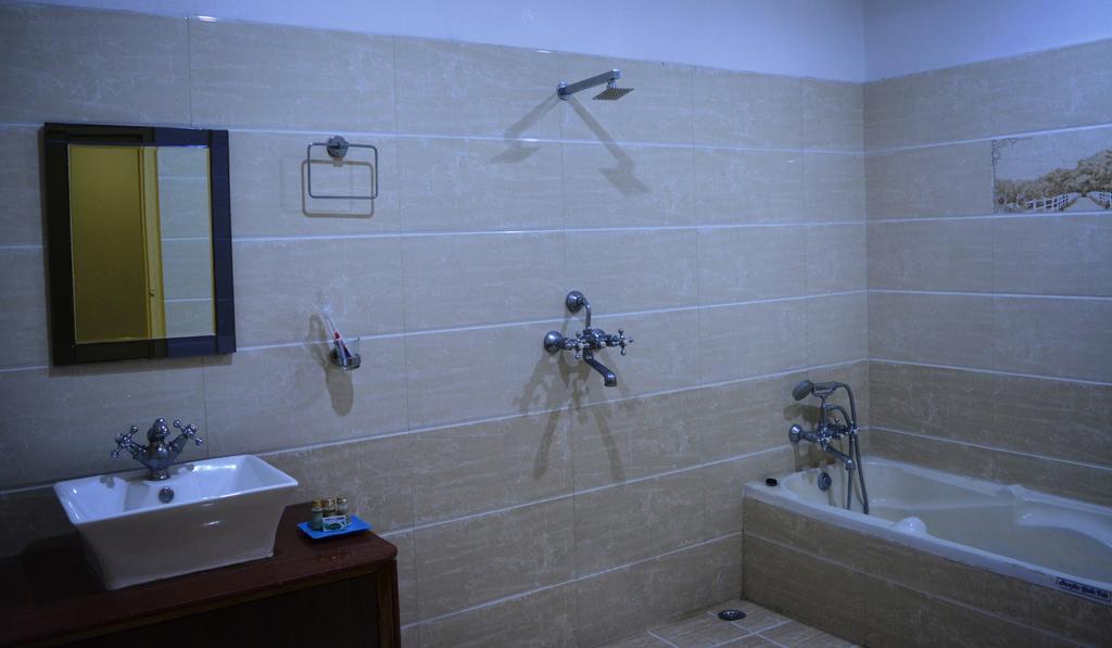 Shiva Ganges View Guest house *