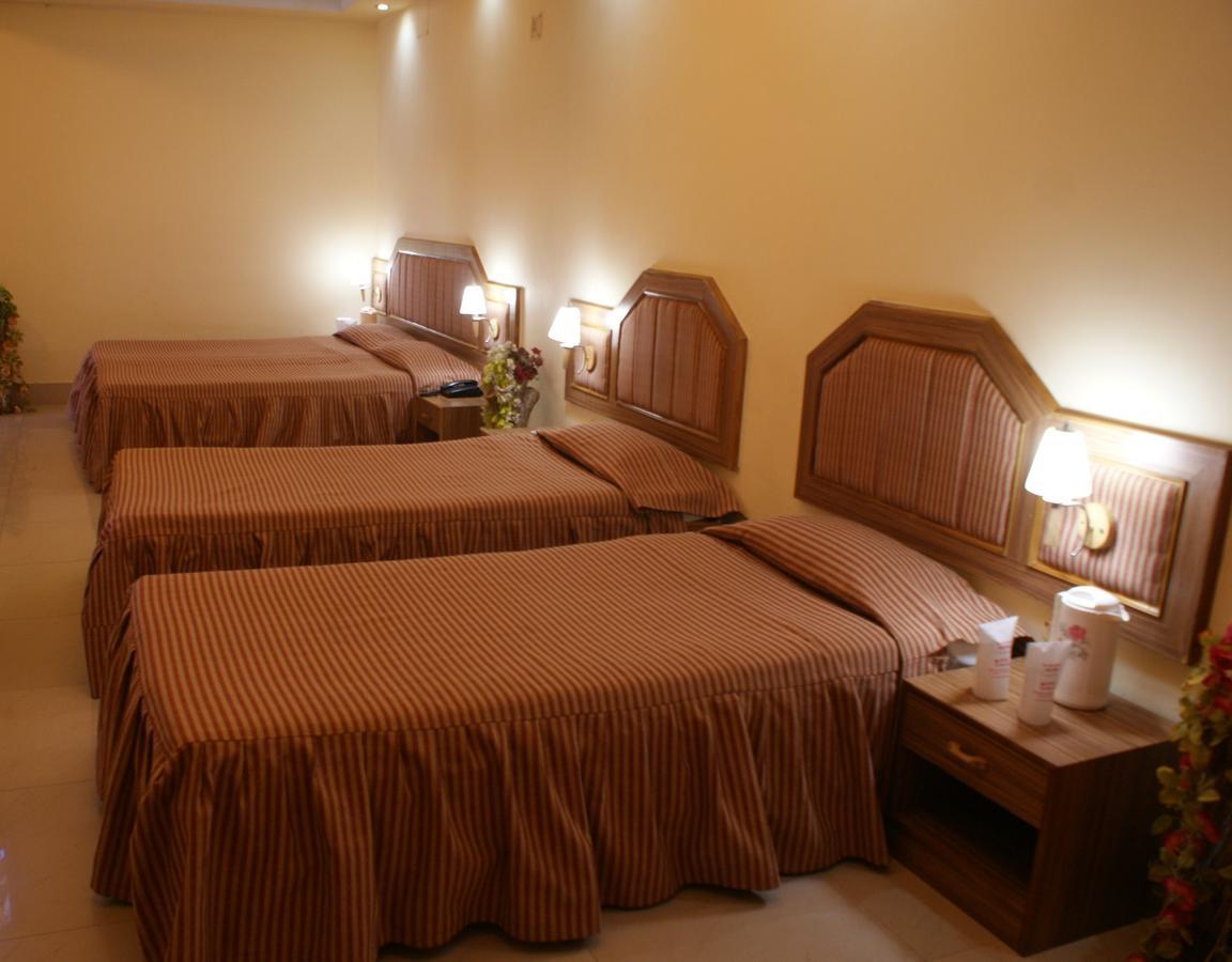 Hotel Lara India *