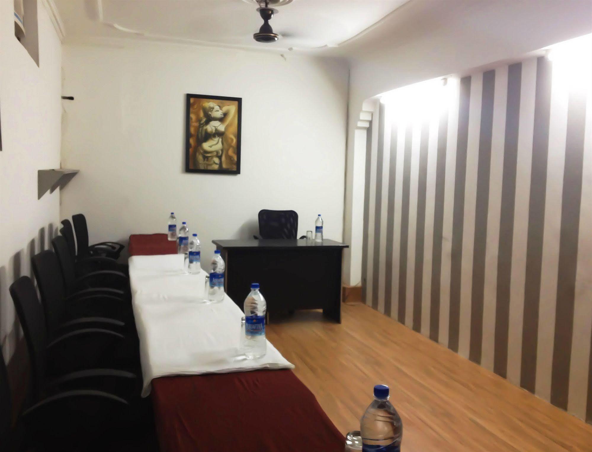 Itsy Banana Boutique 3*