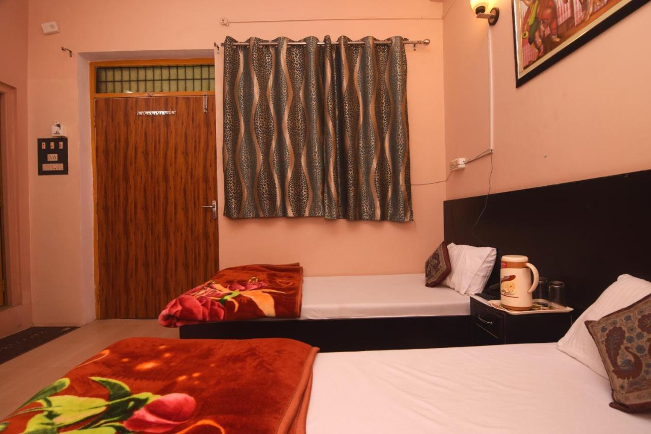 Ds Residency Varanasi-prime Location-parking Varanasi