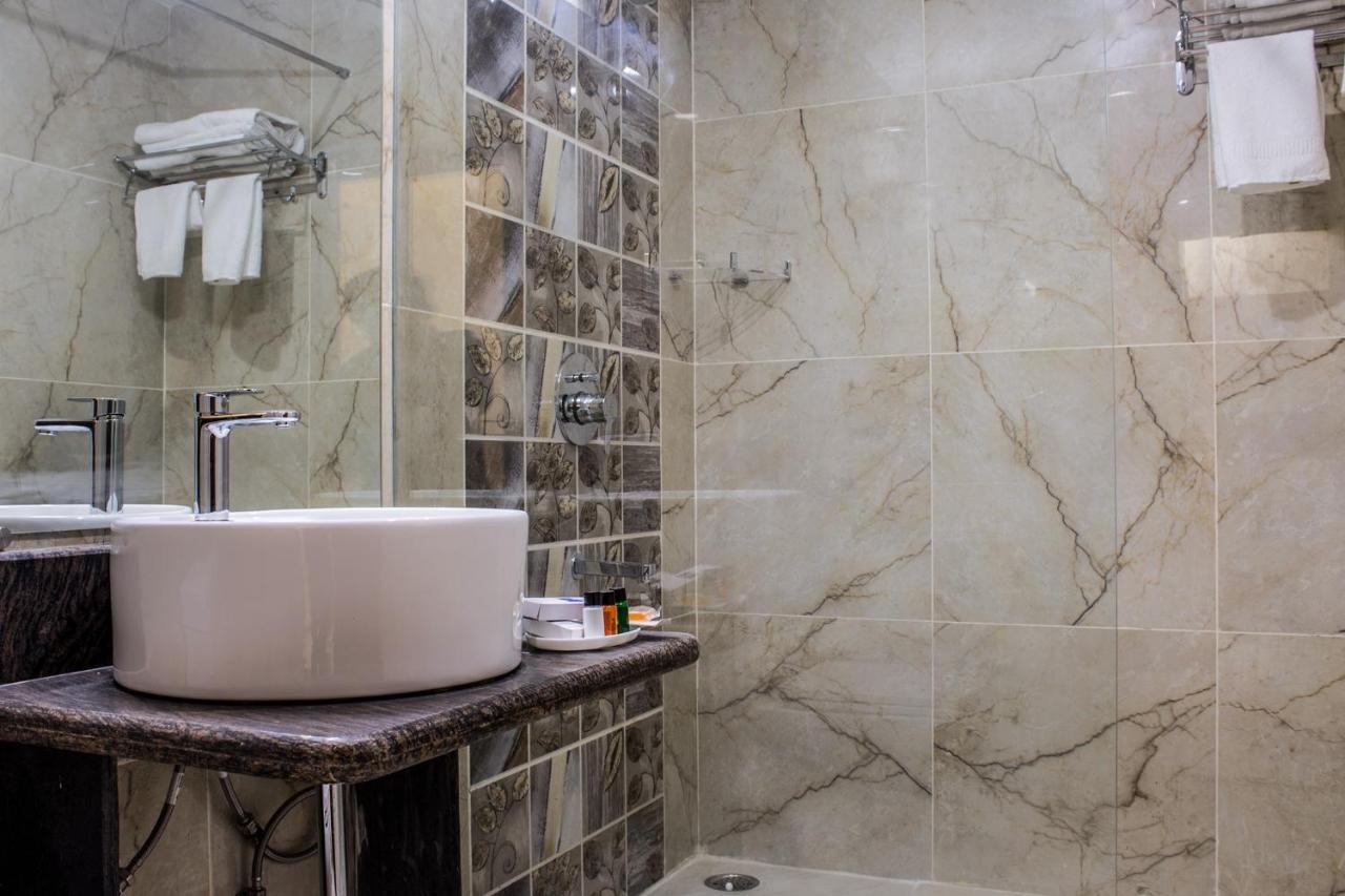 Hotel Lav Kush International Varanasi