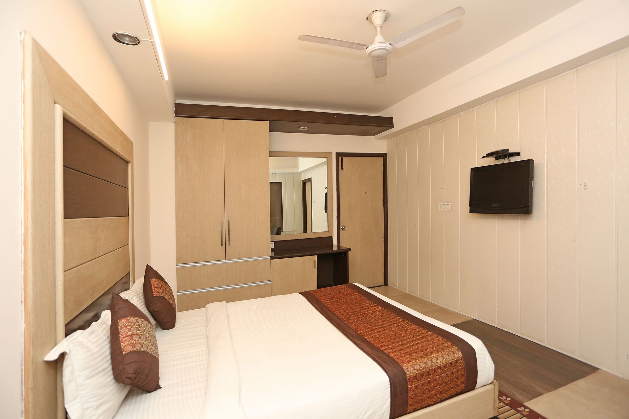 Hotel Oyo 9577 Pacific Varanasi