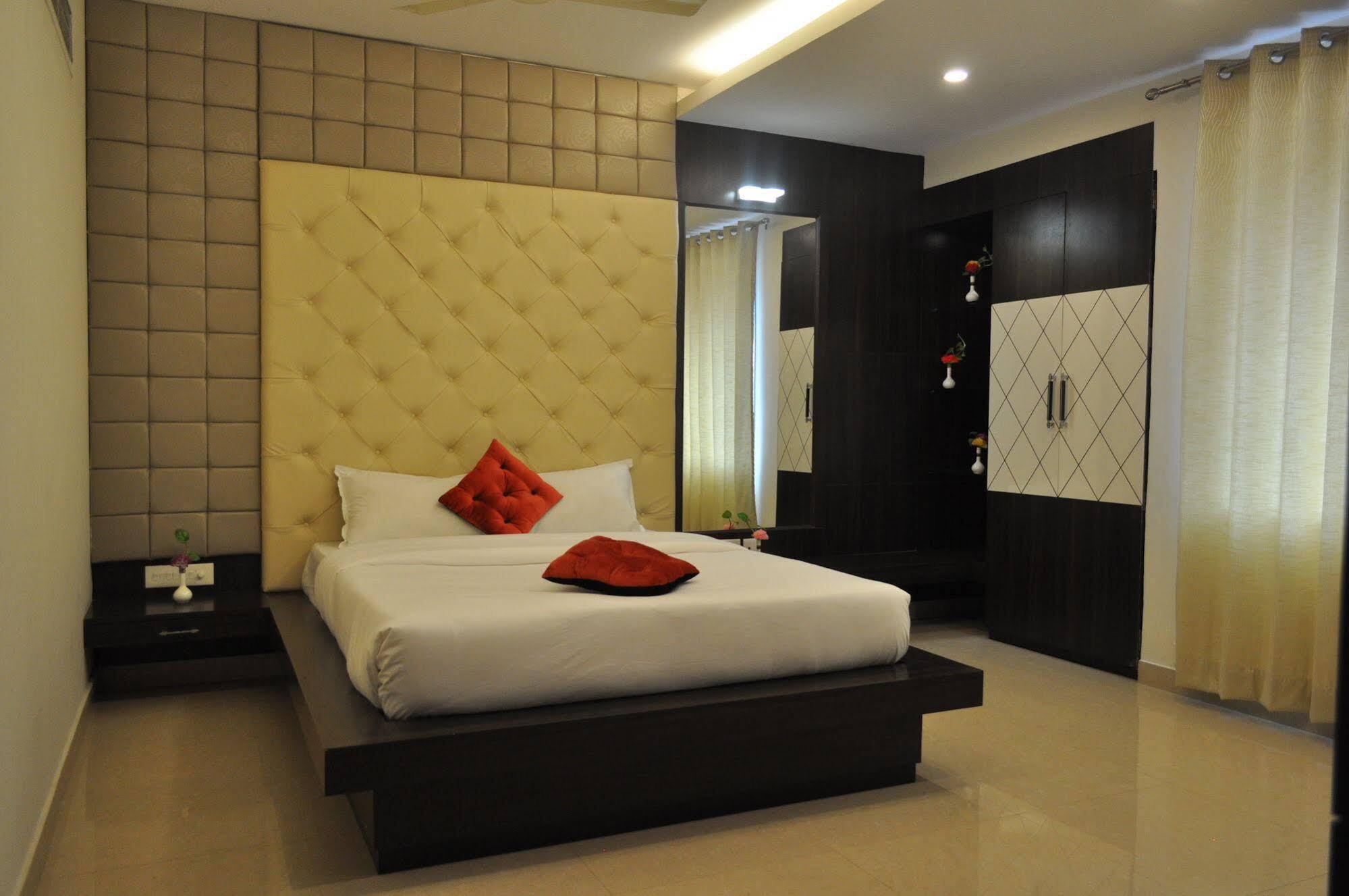 Inn Starihotel Cantt 3*