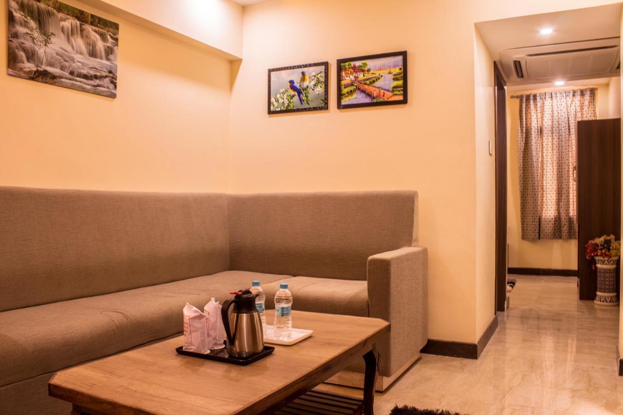 Hotel Lav Kush International