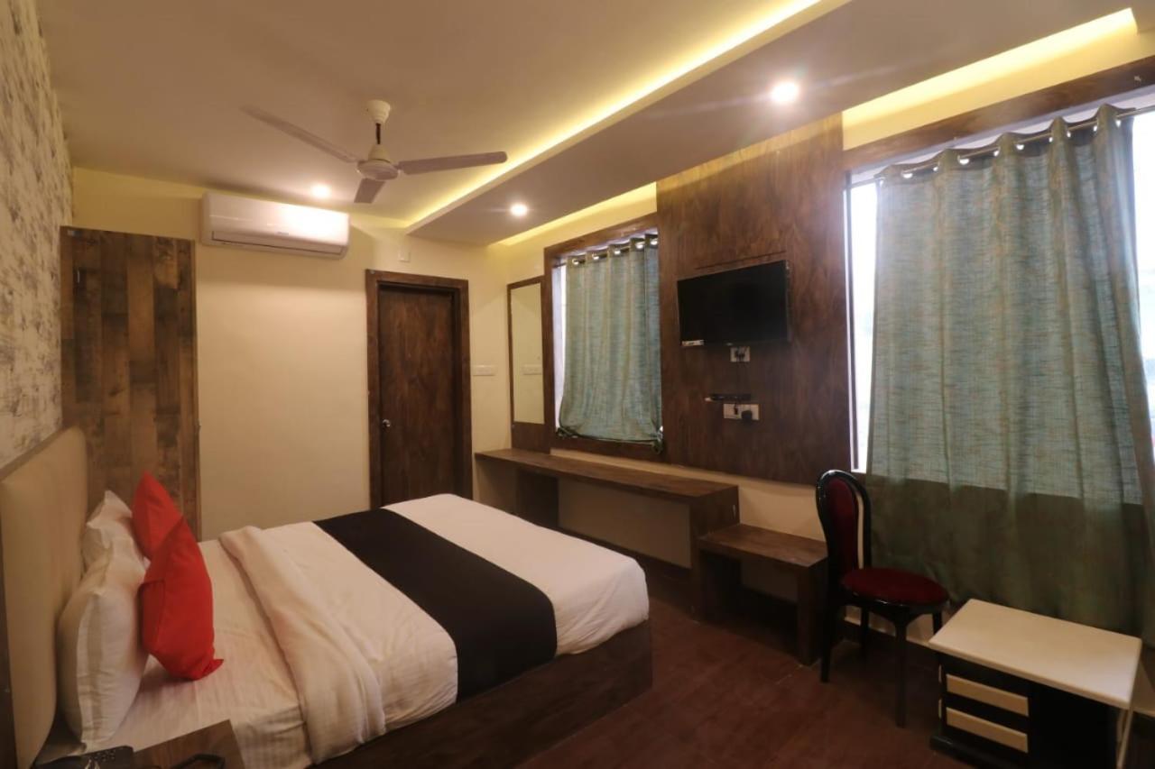 Janki Hotel