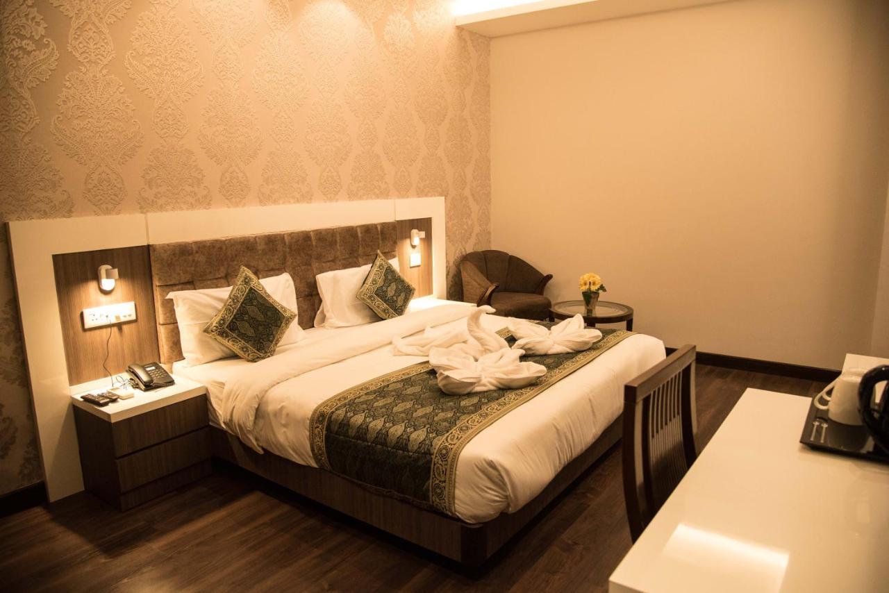36 Avenue Hotel 3*