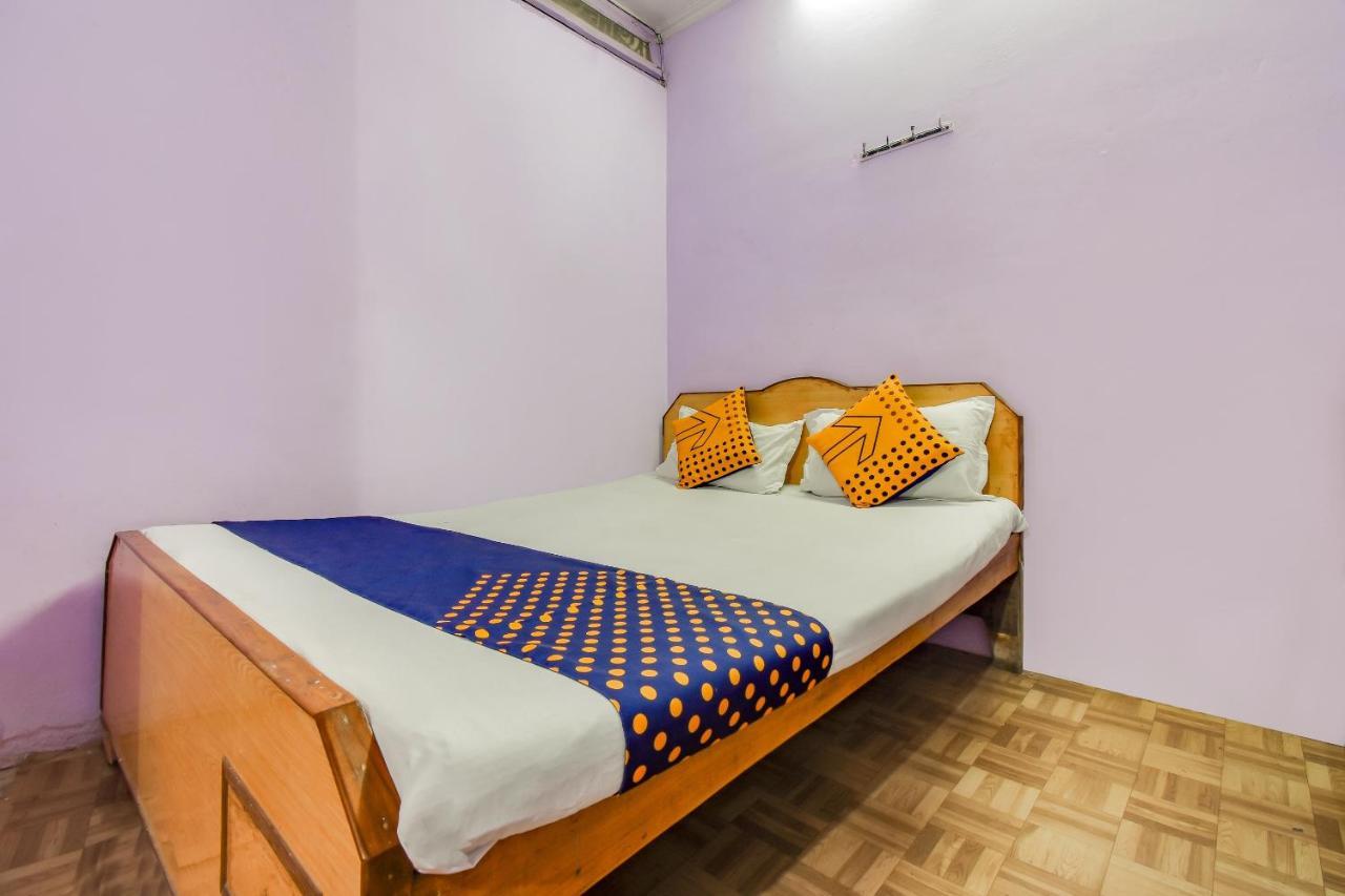 Spot On 61742 Kashika Hotel 3*