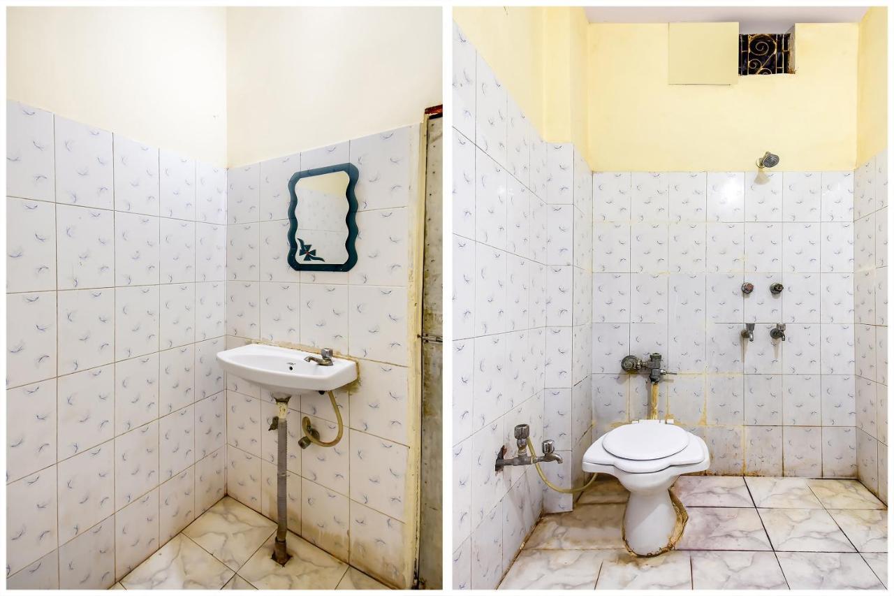 Spot On 61742 Kashika Hotel