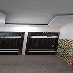 Hotel H M International