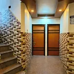 Hotel H M International
