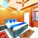 Hotel R K Villa 700 Mtr From Kashi Vishwanath Temple