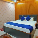 Hotel R K Villa 700 Mtr From Kashi Vishwanath Temple