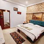 Khushi Paying Guest House